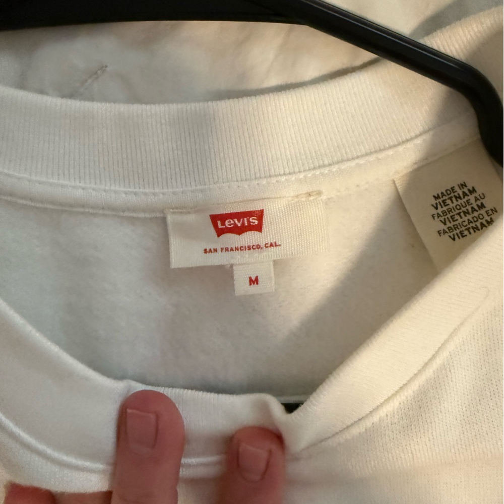 Levi's Classic White Pullover - image 2